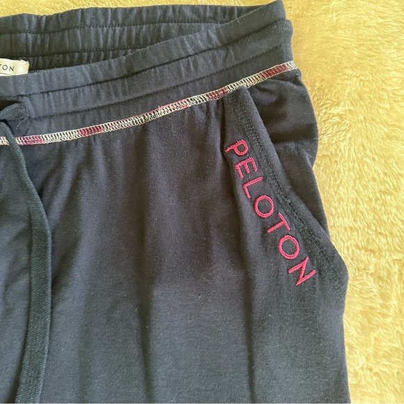 Peloton Sleepover Jogger in Navy sz Medium - Picture 5 of 10